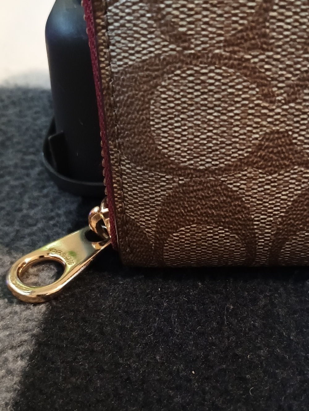 Coach Brown/Khaki Signature Zip Wallet with Wine Trim - Picture 3 of 10